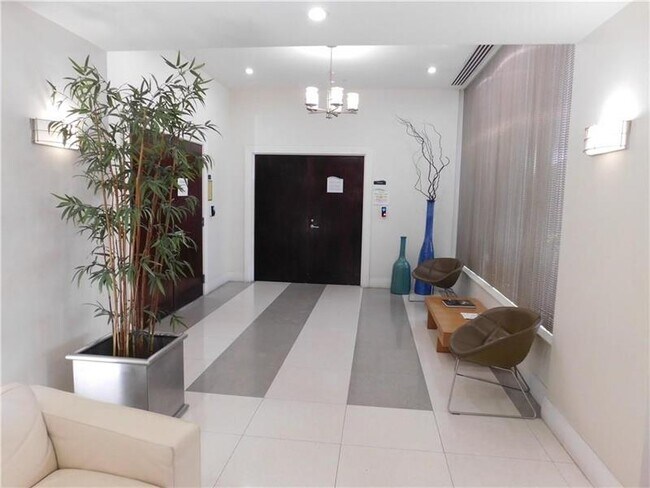 Building Photo - 3001 S Ocean Dr