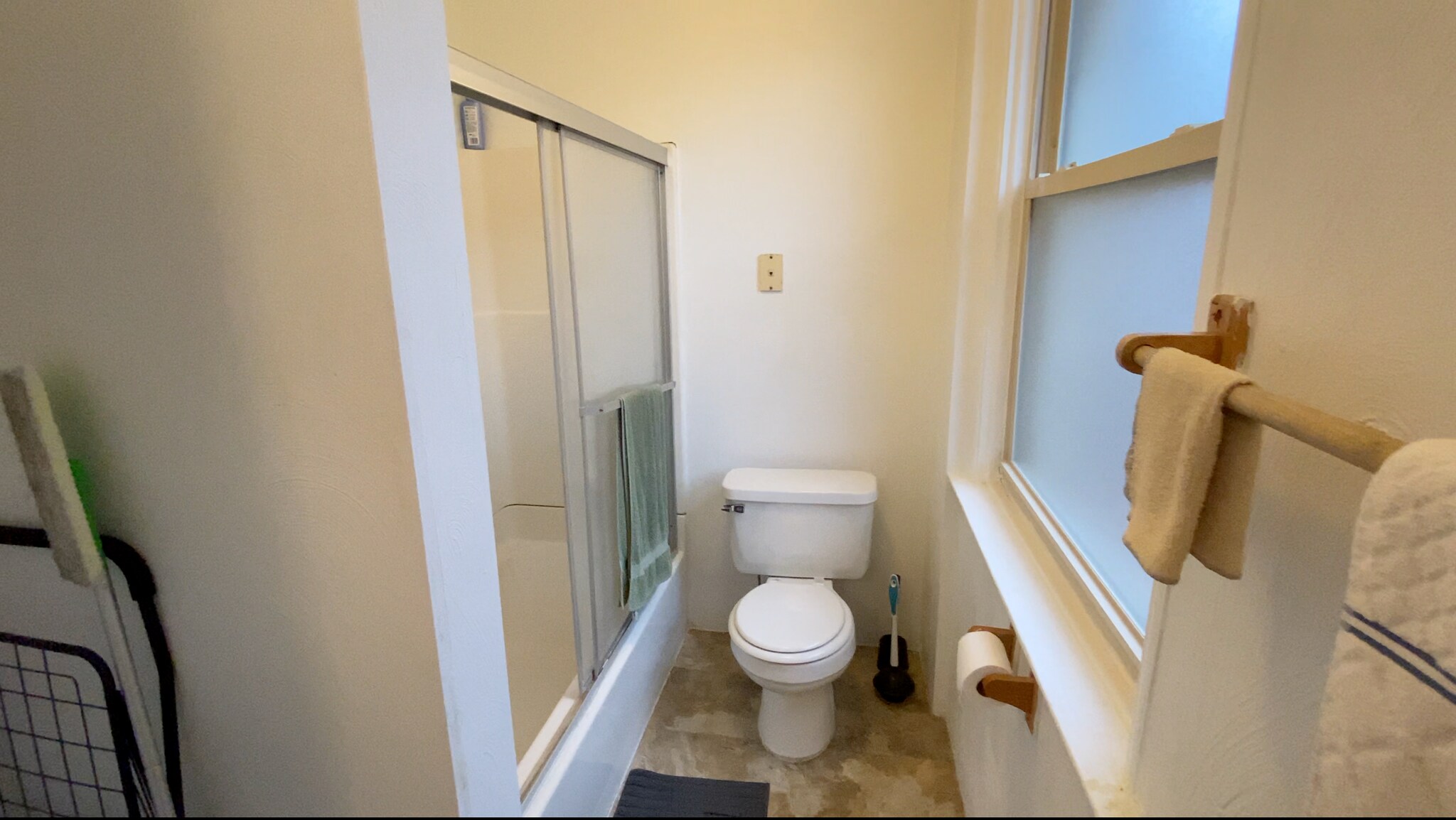 Building Photo - 5819 Bartlett St