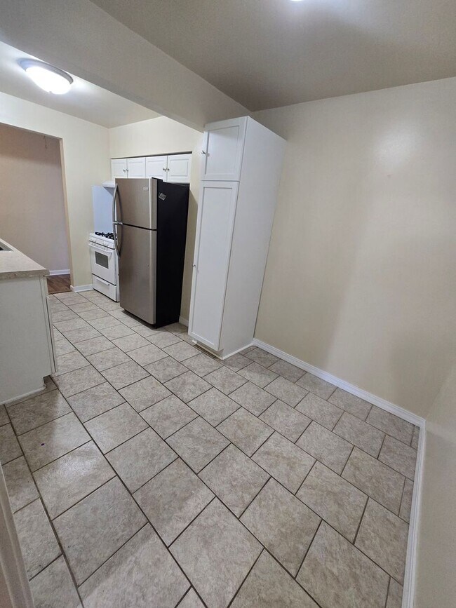 Building Photo - 3334 Michigan St