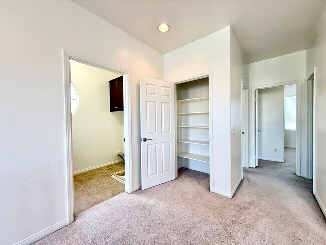 Building Photo - 13642 Pinnacle Way