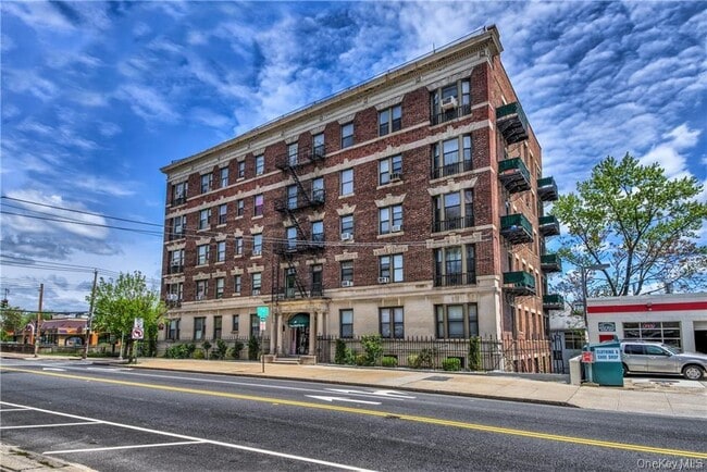 Primary Photo - 36 Echo Ave