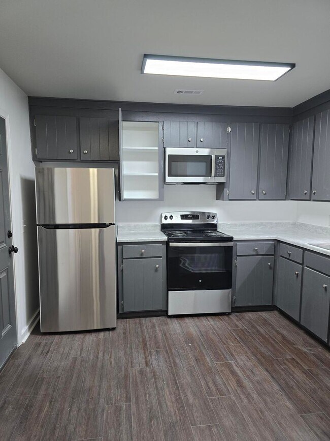 Building Photo - Coming  Soon- Newly  Renovated