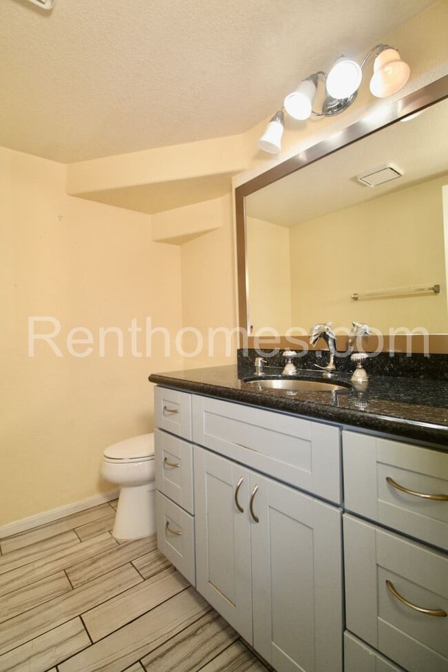 Building Photo - Scripps Ranch, 11073 Caminito Encanto, AC,...