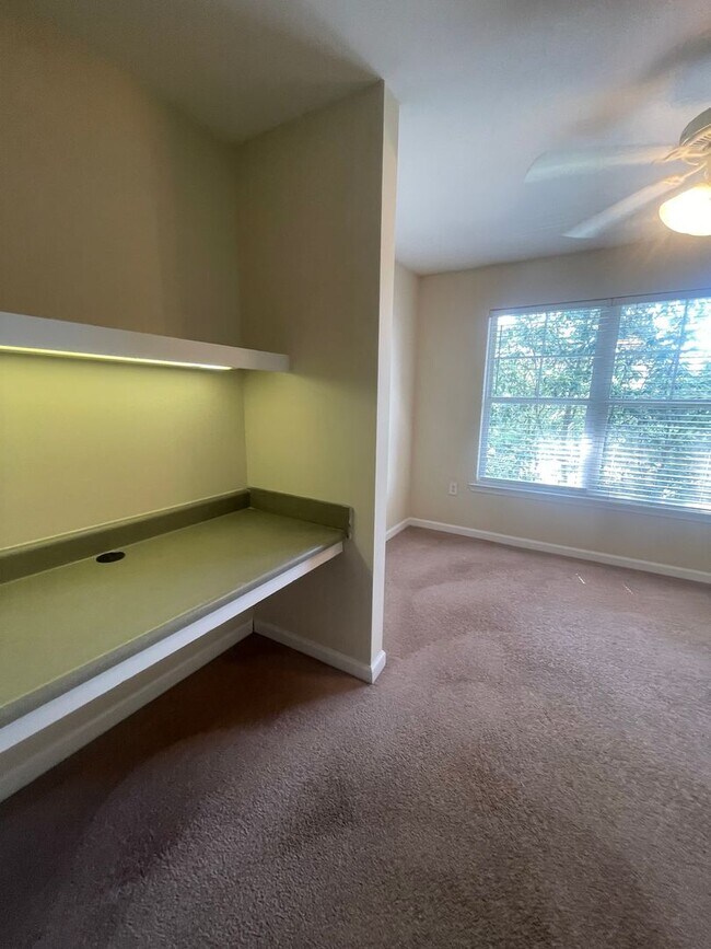 Building Photo - 21-2134 Moore