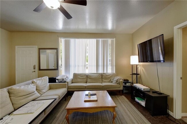 Building Photo - 4X2 West Campus Condo Under $900 Per Bedroom