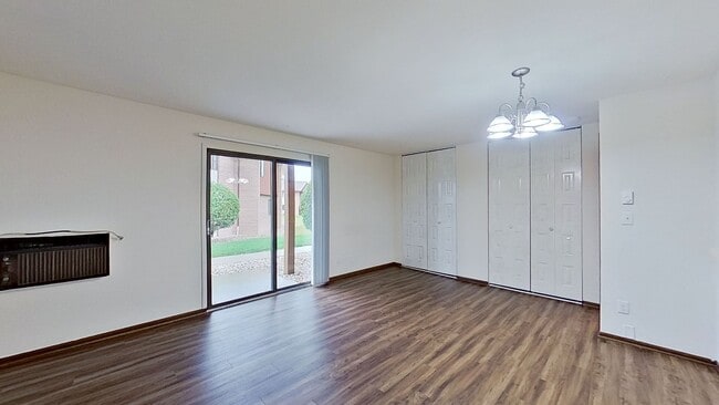 Building Photo - Lower Studio Apartment Available