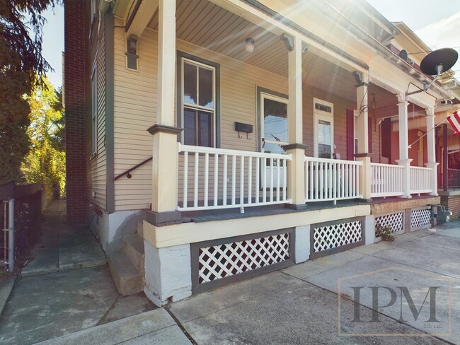 Primary Photo - Available Now - Spacious 3 Bedroom home lo...