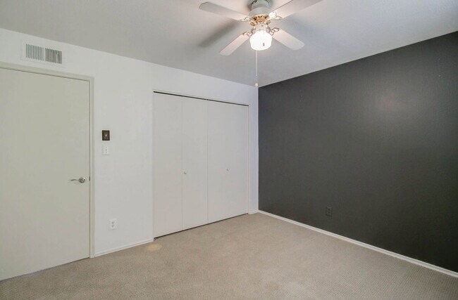 Building Photo - 4850 N 73rd St