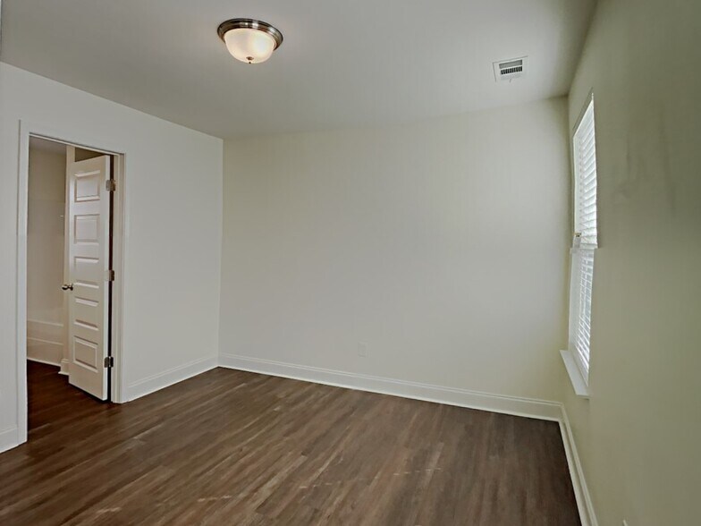 Building Photo - 5242 Tupelo St