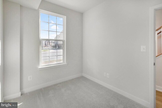 Building Photo - 14024 Sunrise Valley Dr