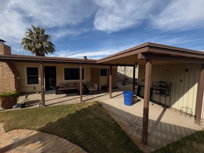 Building Photo - Home for rent on the Westside