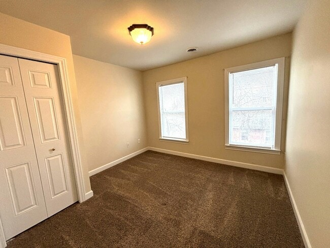 Building Photo - 99 Clinton St