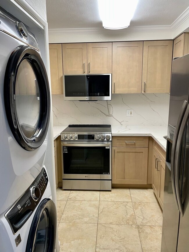 Building Photo - Upgraded Townhome at Hokulani in Kailua