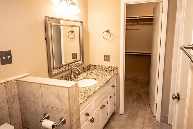 Building Photo - 14515 Wunderlich Dr