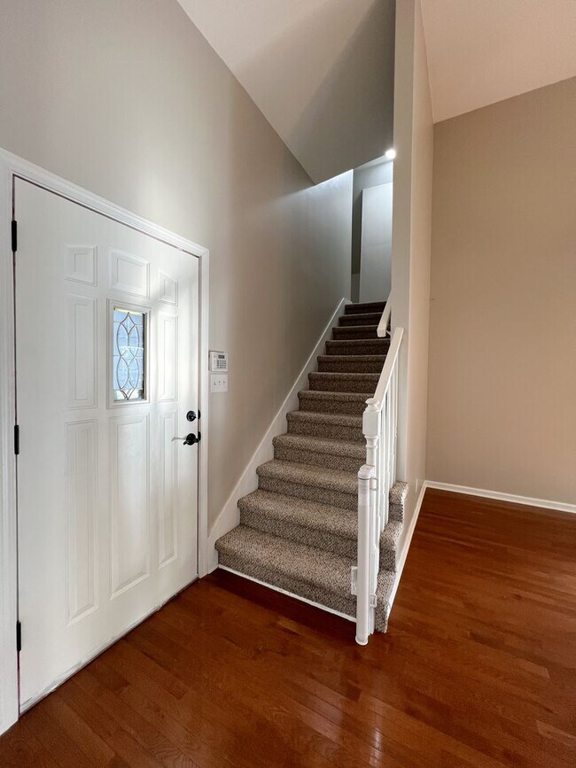 Building Photo - Beautiful Single-Family Home! Bonus Room, ...