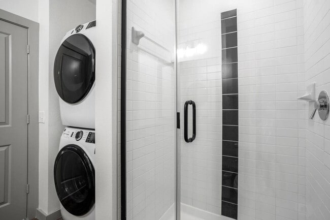 Building Photo - 1111 Shepherd Dr