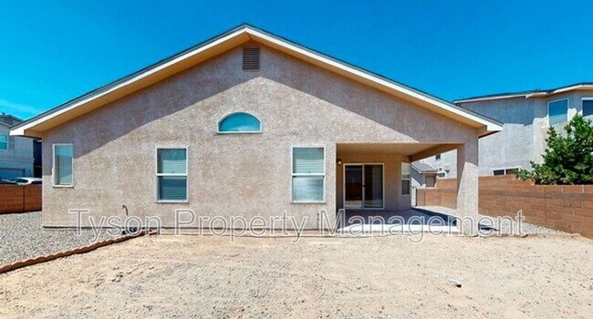 Building Photo - 6248 Calle Feliz NW