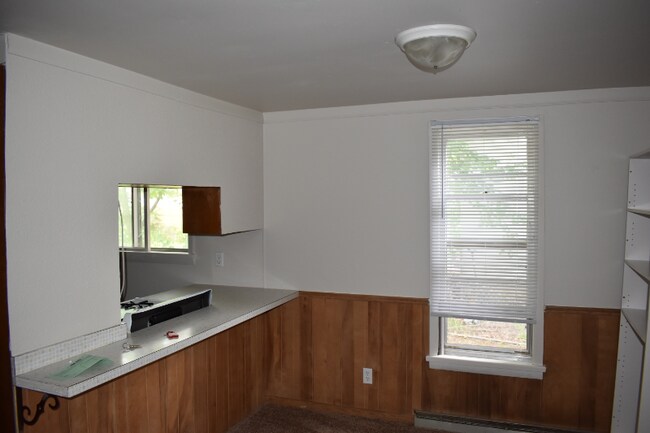 Building Photo - 608 S Franklin St