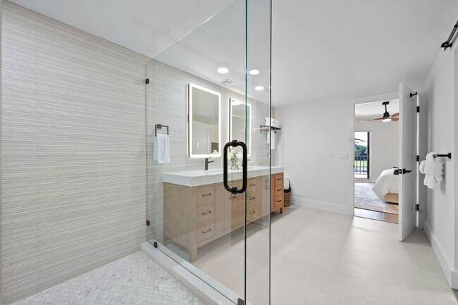 Building Photo - 6360 Pelican Bay Blvd