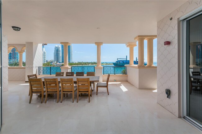 Building Photo - 7143 Fisher Island Dr