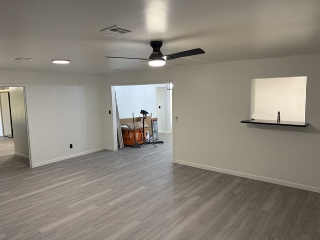 Building Photo - 1417 Oxford Way