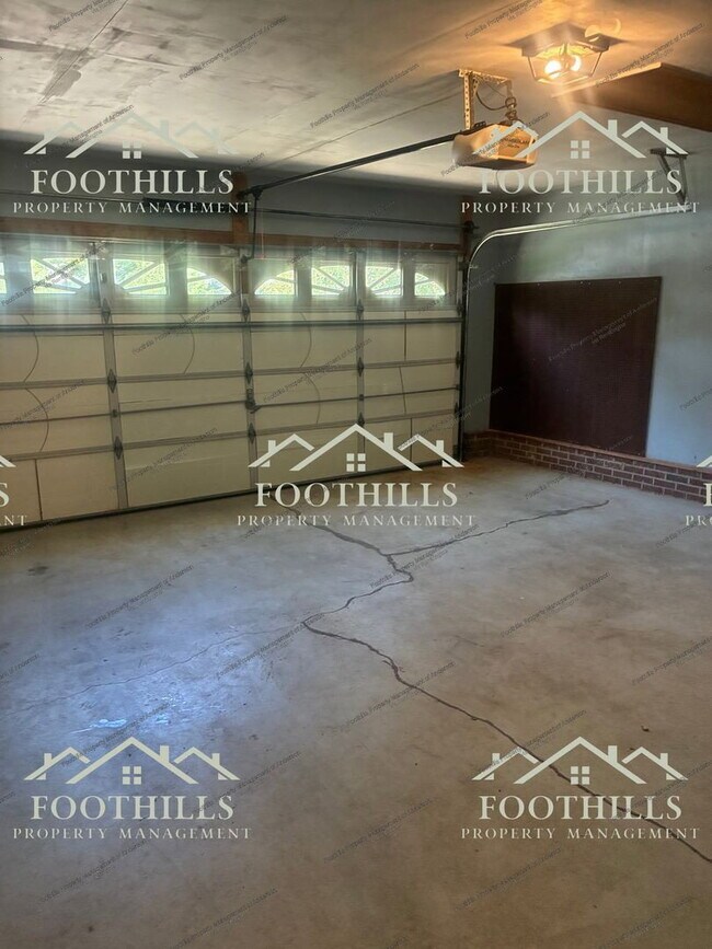 Building Photo - 1003 Ravenswood Dr