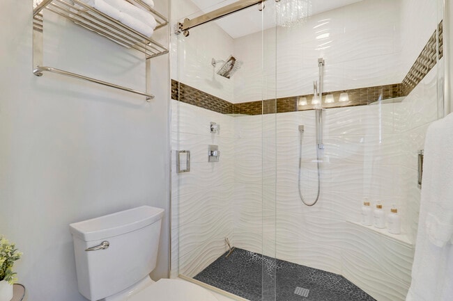 Building Photo - 204 Old Meadow Way