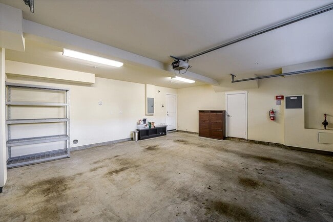 Building Photo - LUXURY TOWNHOME IN SUNNYVALE | 2014 BUILD