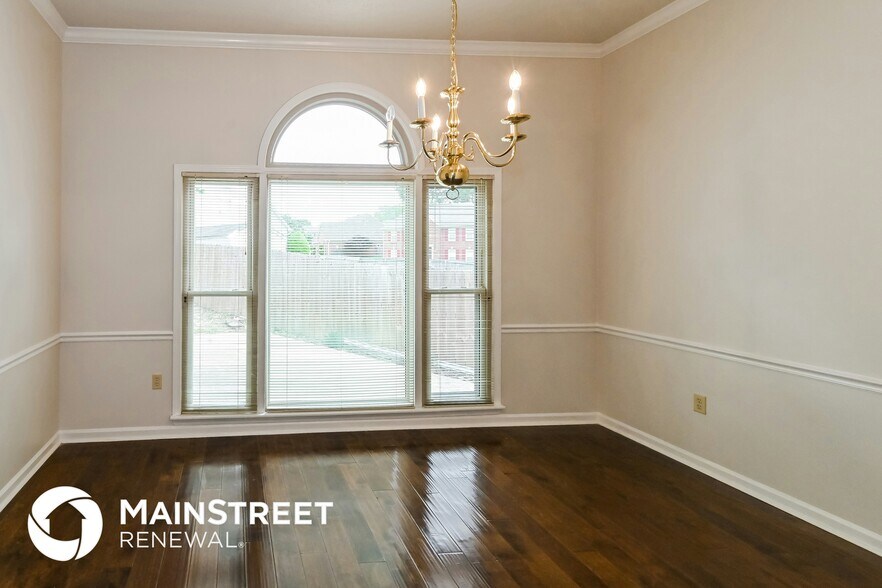 Building Photo - 4415 Richmond Cir S