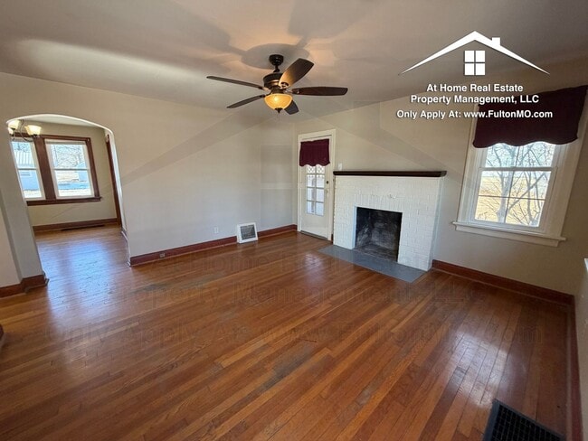 Building Photo - 707 Hollyhock Dr