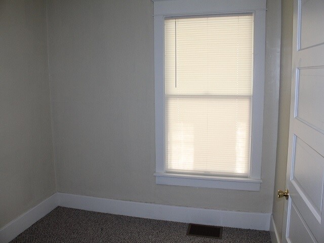 Building Photo - 978 Pavone St