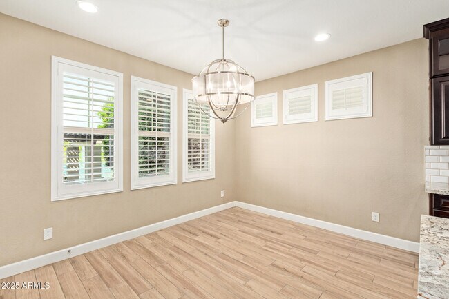 Building Photo - 4322 S Gardenia Dr