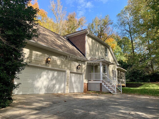 Building Photo - 411 Hogan Woods Cir