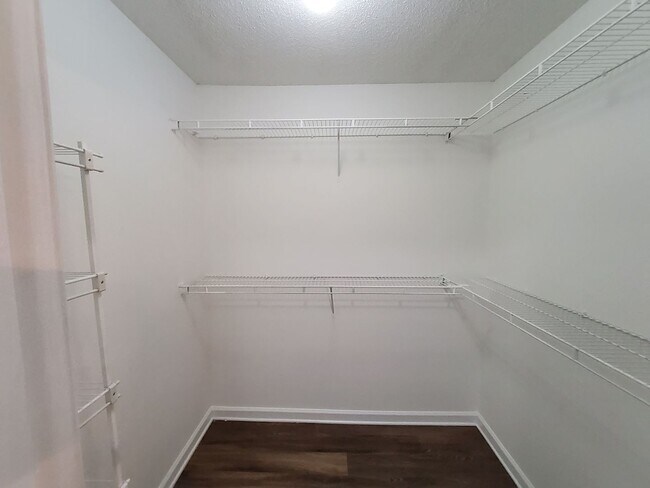 Building Photo - 647 S Sanga Rd