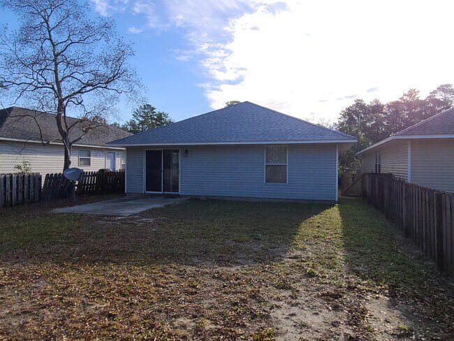 Building Photo - 2787 Bay Club Dr