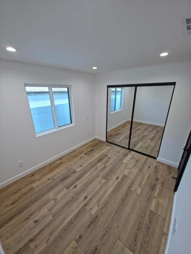 Building Photo - 7045 Nestle Ave