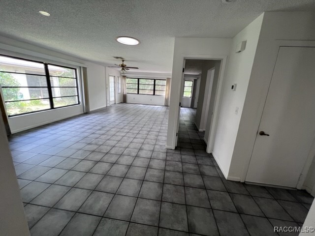 Building Photo - 100 Chinaberry Cir