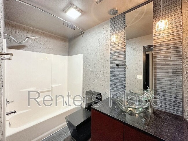 Building Photo - 3827 W Canton St