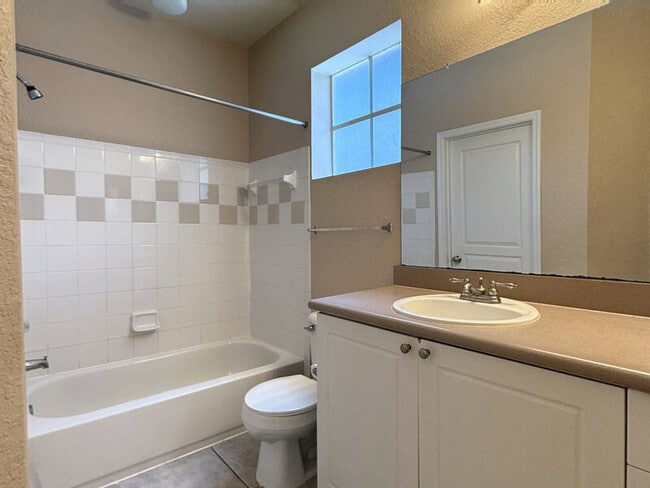 Building Photo - 9301 Crescent Loop Cir