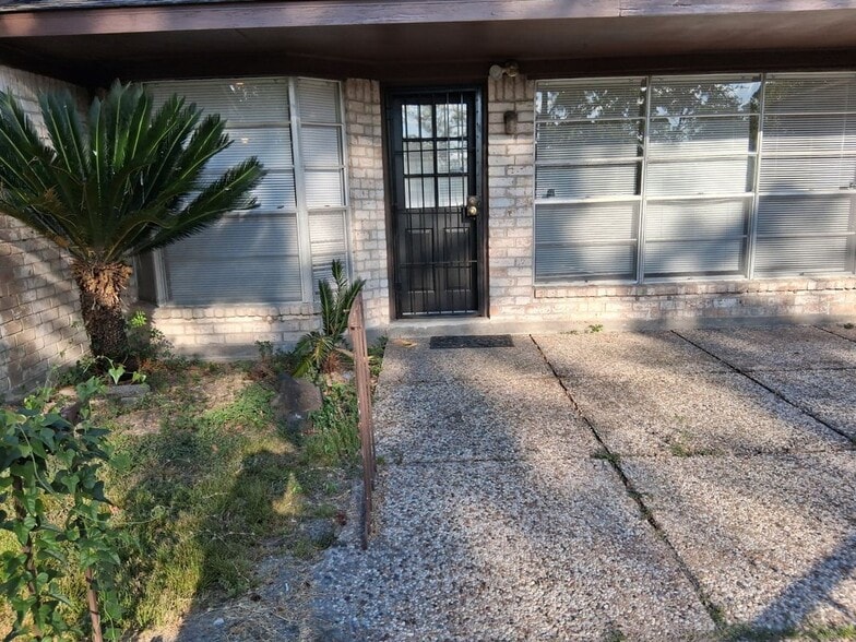 Building Photo - 7515 Brush Wood Dr