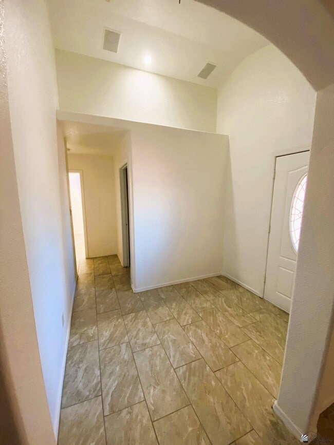 Building Photo - 1422 Andrea Ave