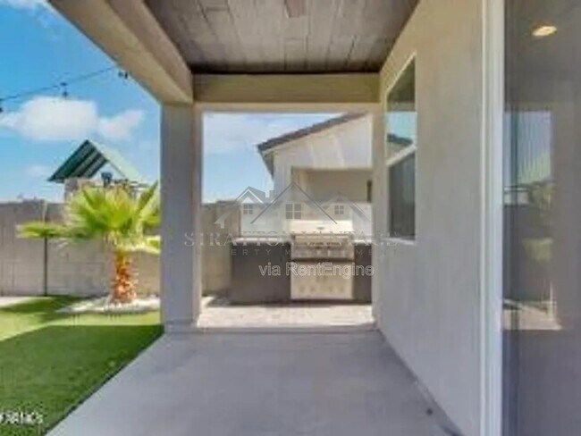 Building Photo - 37755 N Bentgrass Rd