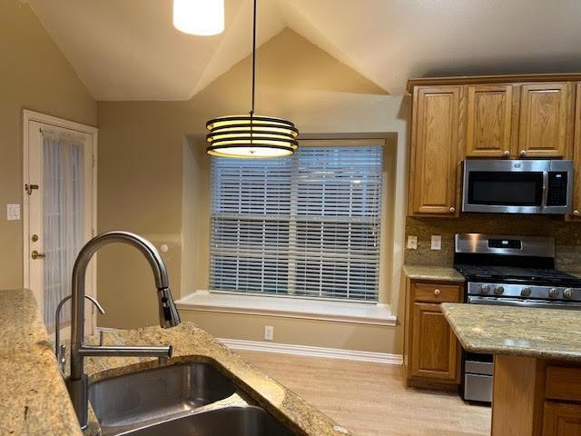 Building Photo - 2016 Knights Ct