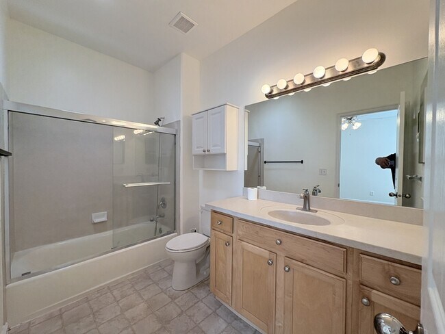 Building Photo - Peppercorn