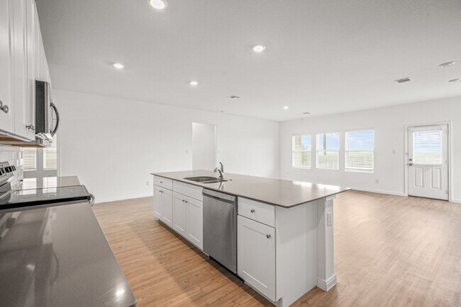 Building Photo - SIngle Story in Cordova Crossing!