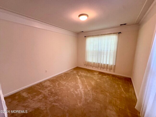 Building Photo - 105 Golf View Dr