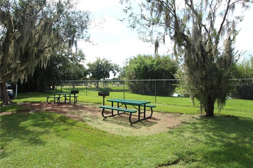 Picnic tables - 2556 Woodgate Blvd