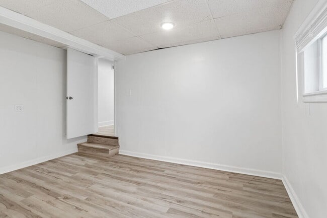 Building Photo - 213 Duffey St