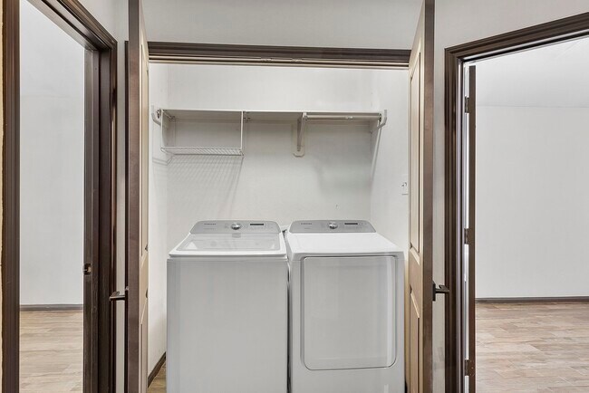 Building Photo - 20815 Whitevine Way