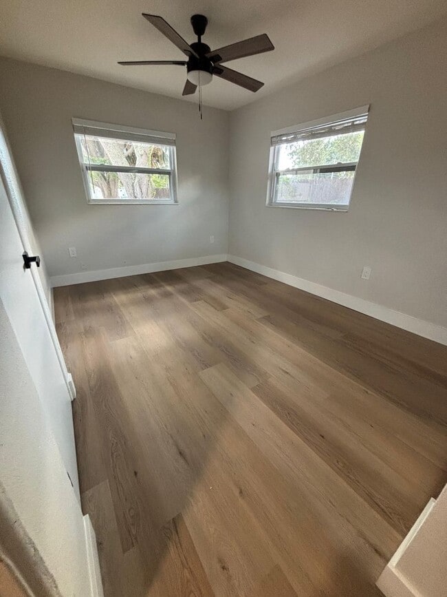 Building Photo - Fully Remodeled 3-Bedroom + Den Home for R...